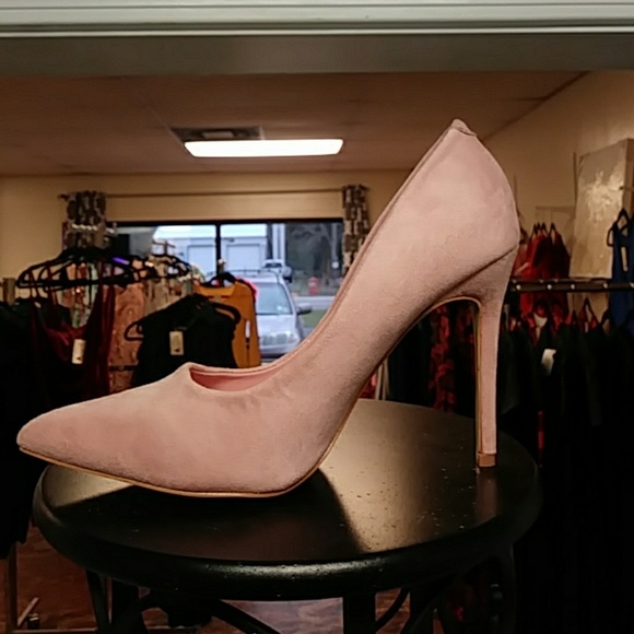 Stiletto Heel - Picture 3 of 3